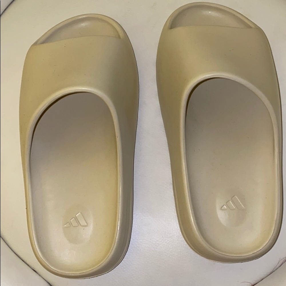 Yezzy Slides
